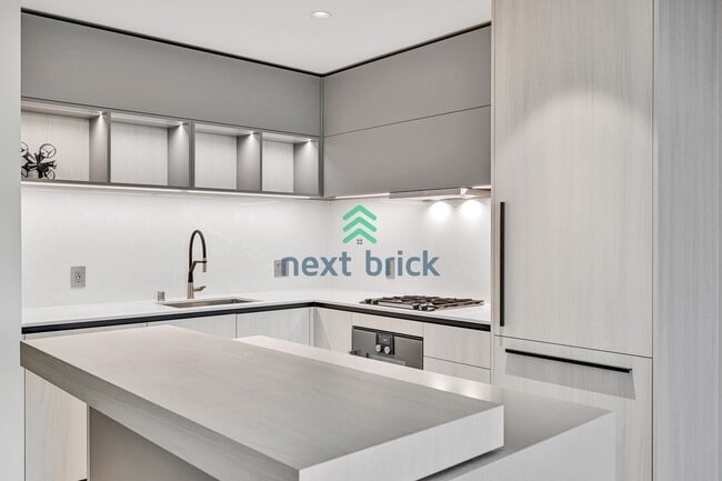 Downtown Bellevue Luxury 1B1B – Available ... - Downtown Bellevue Luxury 1B1B – Available ... House