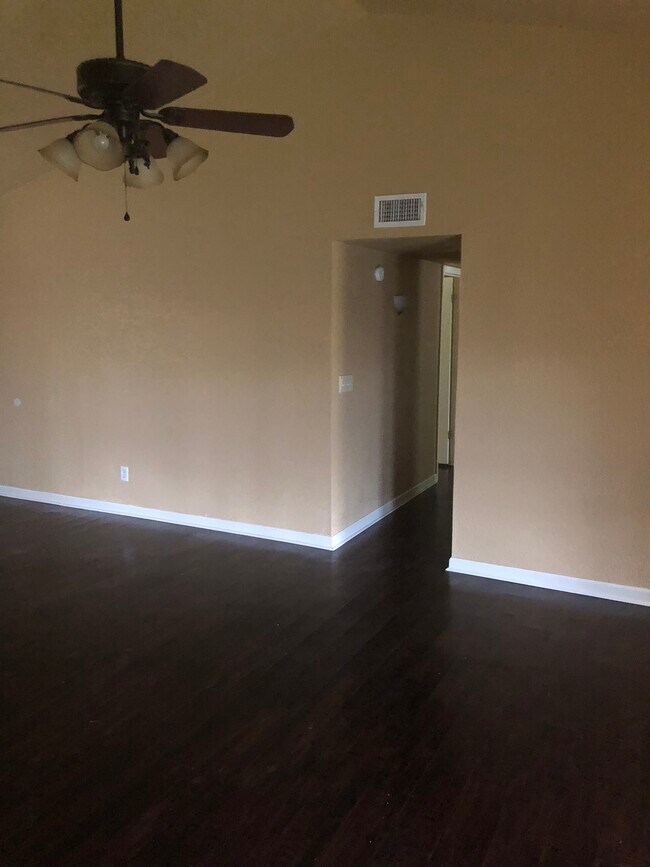 Building Photo - 1504 War Eagle Dr