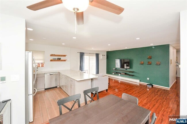 Building Photo - 199 Bergen Turnpike