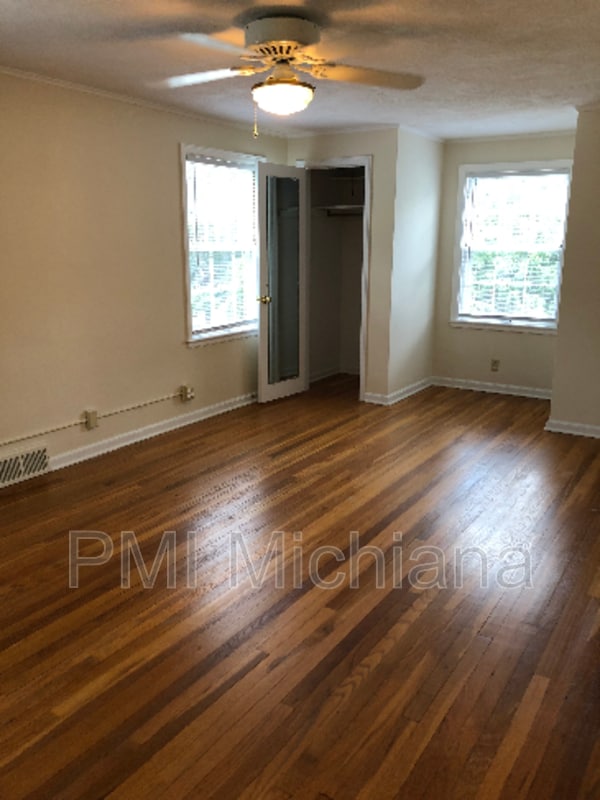 Building Photo - 110 S Hawthorne Dr