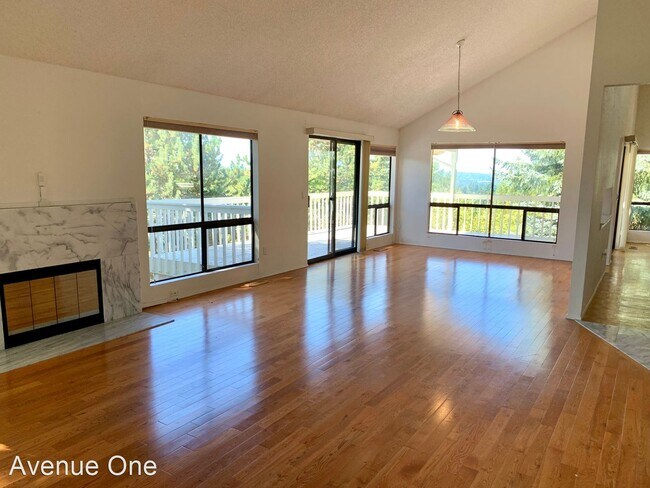 Foto del edificio - 5 br, 3 bath House - 13611 SE 56th Place