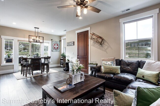 Building Photo - 3 br, 2.5 bath House - 13612 N Hillclimb Ln