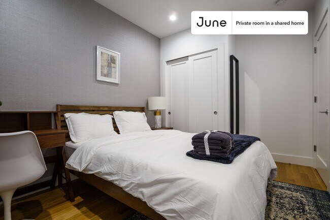 Foto del edificio - Room in Shared 4 bed/1.5 bath home