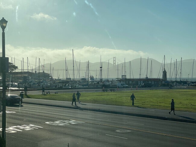 Building Photo - *Coming Soon* Marina Blvd - 7 Bedroom + Ga...