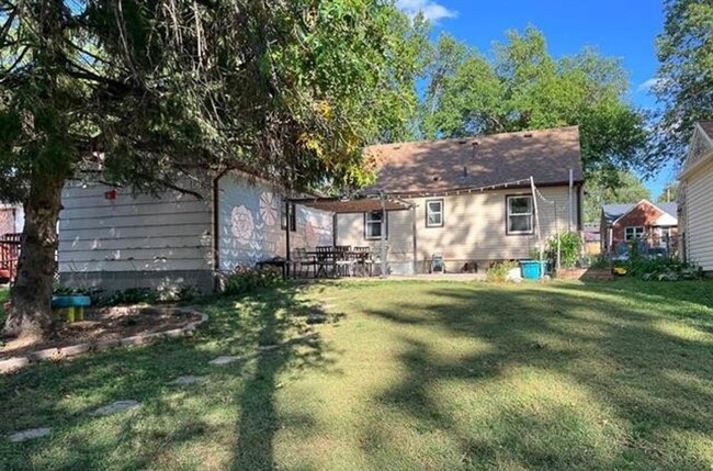 Foto del edificio - Country Club Home with Spacious Backyard