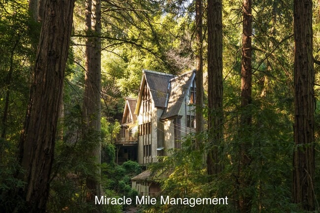 Building Photo - Unique Tudor Style Home with bonus cottage