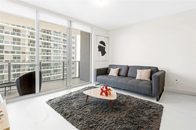 Foto del edificio - 488 NE 18th St