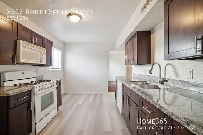 Building Photo - Stunning 5-bedroom home in Las Vegas! AVAI...