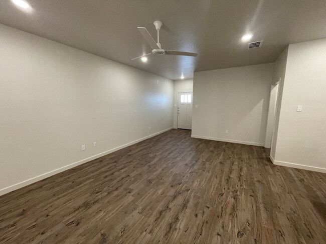 Foto del edificio - Luxury Two Bedroom Townhome in Abbey Glen Community!