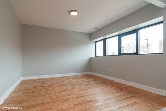 Building Photo - 7701 W Belmont Ave