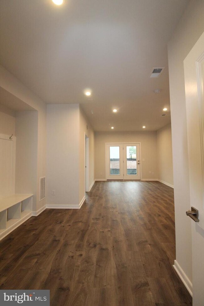 Building Photo - 2604 Loganberry Dr