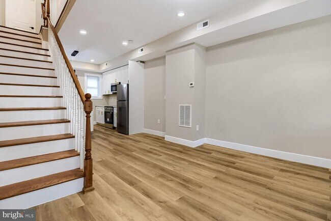Foto del edificio - 2542 Oswego Ave