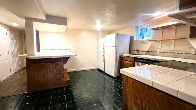 Foto del edificio - Large 2 Bed / 1 Bonus Room in the Brooklyn Neighborhood off SE Milwaukie Ave.