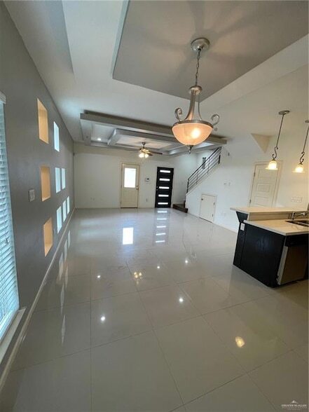 Foto del edificio - 1313 E Camellia Ave