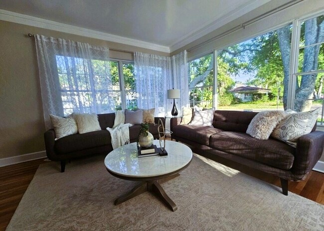 Foto del edificio - 205 25th Ave NE