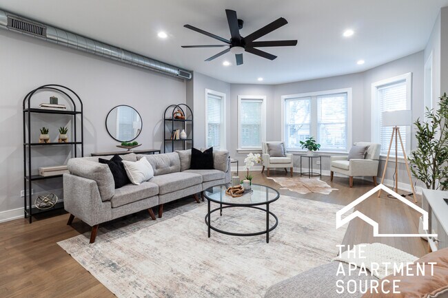 Foto del edificio - 2641 W Carmen Ave