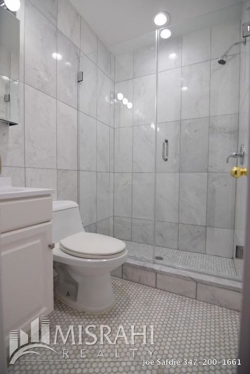 Building Photo - 163 W 71st St