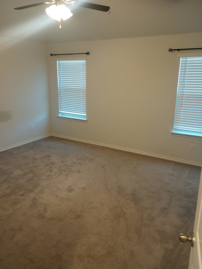 Foto del edificio - 10128 Boxelder Dr