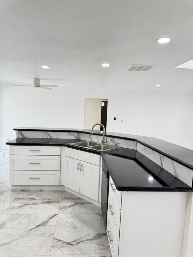 Building Photo - Dobson Ranch 4 bedroom rental