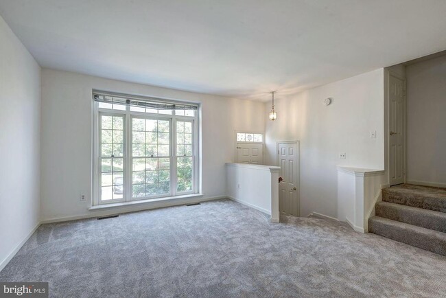 Building Photo - 46911 Rabbitrun Terrace