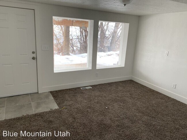 Building Photo - 4 br, 2 bath House - 4765 S 575 W