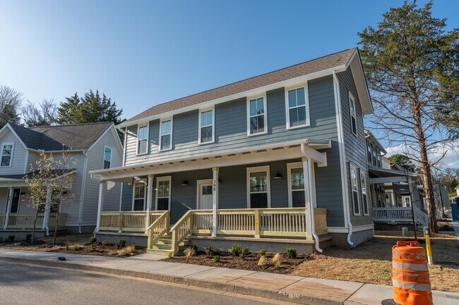 Foto del edificio - Beautiful new 2-story home features 2 BR/2...