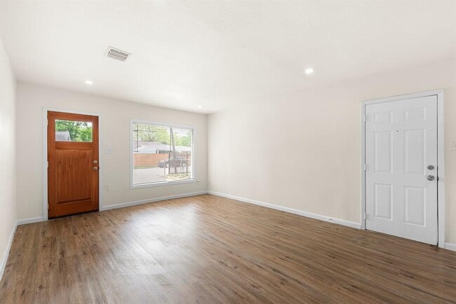 Building Photo - 1309 Bragg St