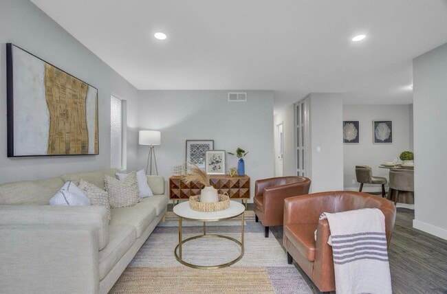 Building Photo - Live Oak Ct