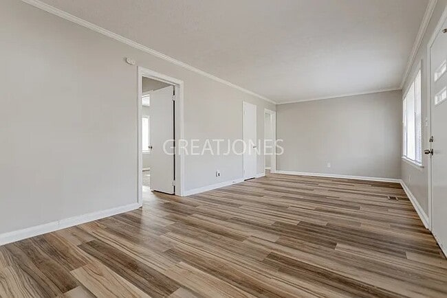 Foto del edificio - 4346 Pinebrook Dr