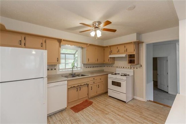 Foto del edificio - 6566 N U.S. Hwy 31