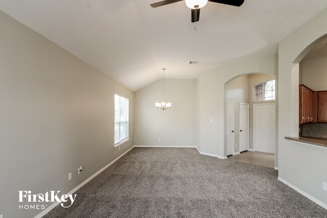 Foto del edificio - 18511 Royal Mist Ln