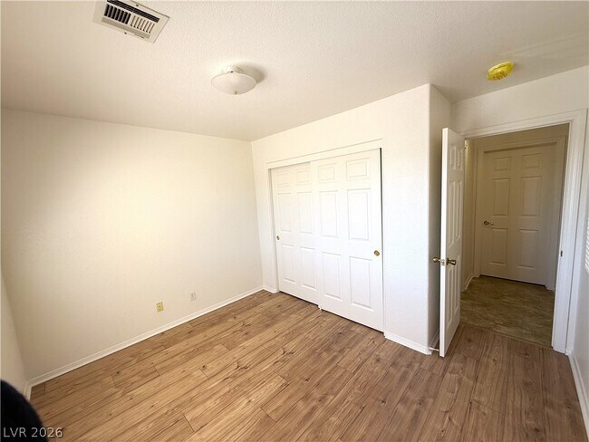 Foto del edificio - 448 Comstock Ave
