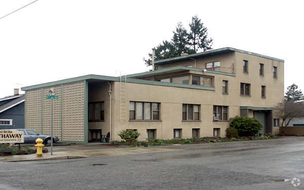 Building Photo - Hathaway Apartments