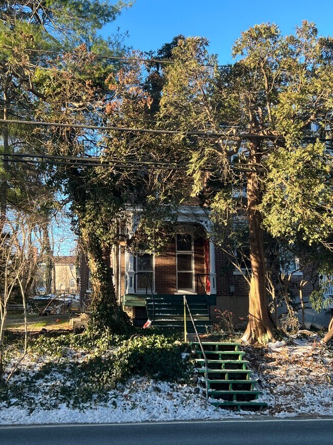 Foto del edificio - 2152 Mill Creek Rd