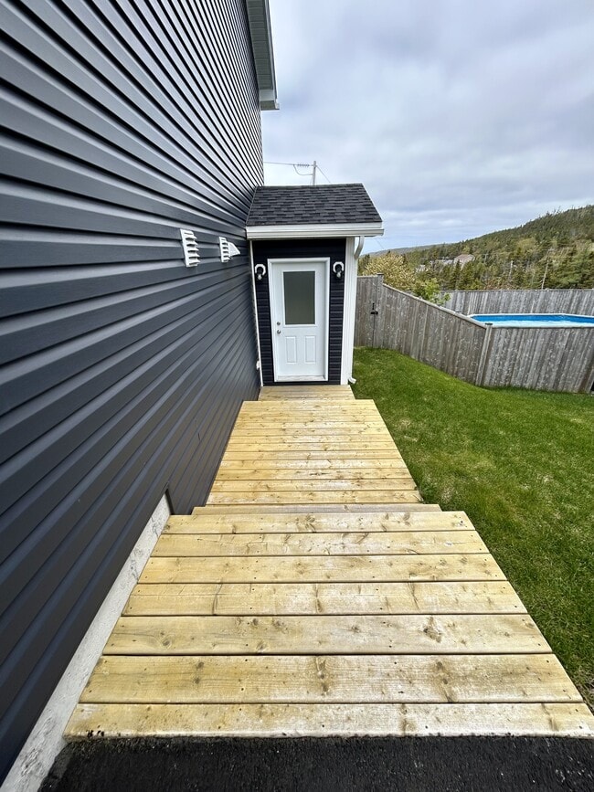 Building Photo - 40 Markham Dr