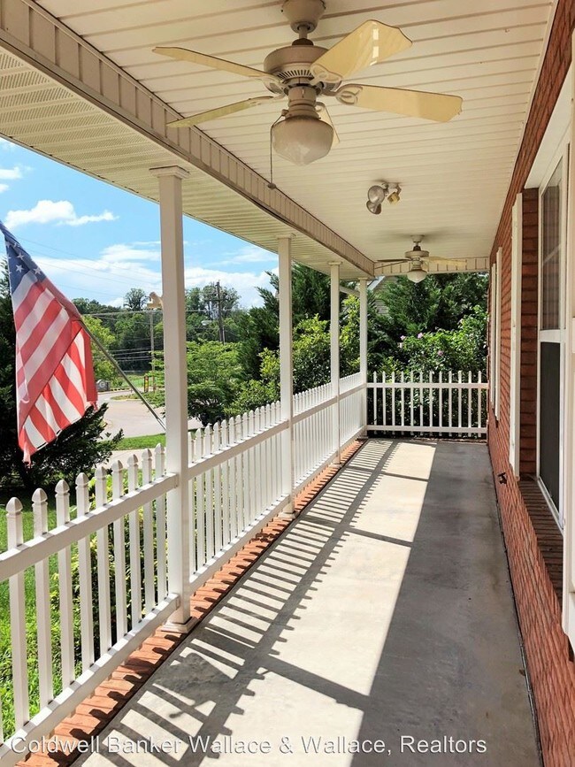 Foto del edificio - 3 br, 2 bath House - 2240 Berrywood Drive