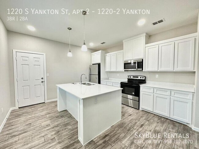 Foto del edificio - 1220 S Yankton St