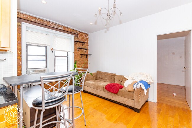 Building Photo - 160 Havemeyer St