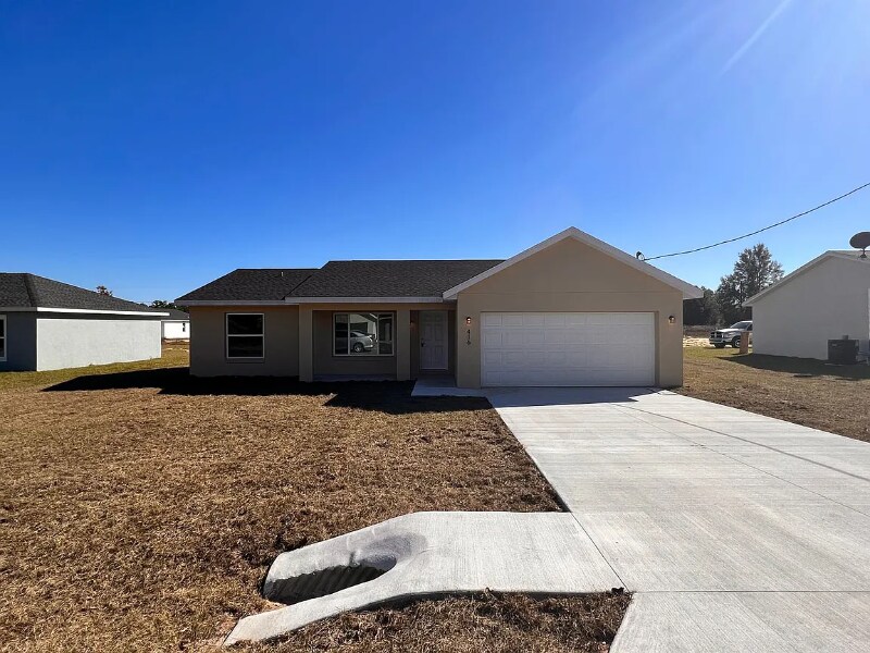 416 Malauka Loop, Ocklawaha, FL 32179 House Rental in Ocklawaha, FL