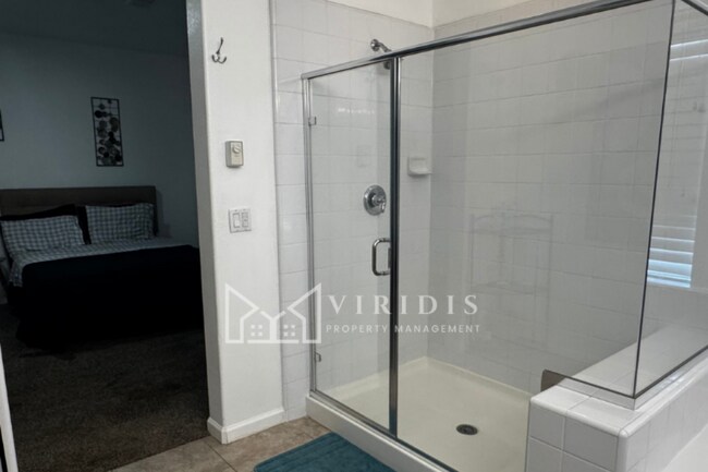 Foto del edificio - 5720 Woodard Ridge Dr