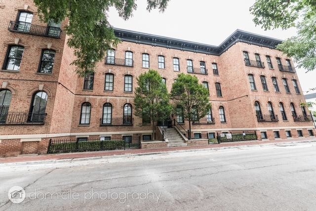 Foto principal - 2 bedroom in Chicago IL 60614