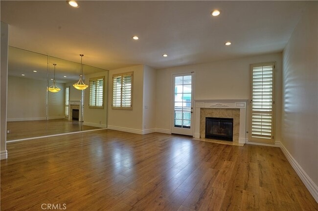 Building Photo - 7401 Seabluff Dr