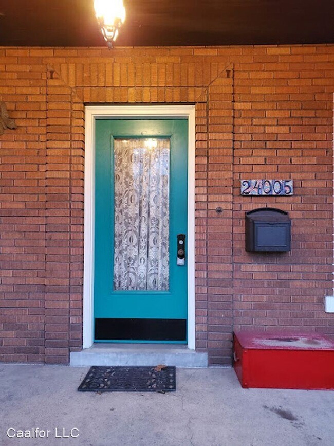 Foto del edificio - 3 br, 1 bath House - 24005 Pickett Ave.