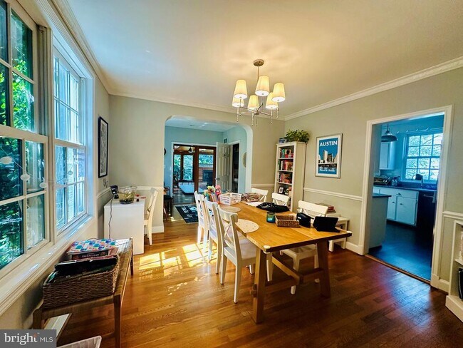 Foto del edificio - 4113 Oliver St