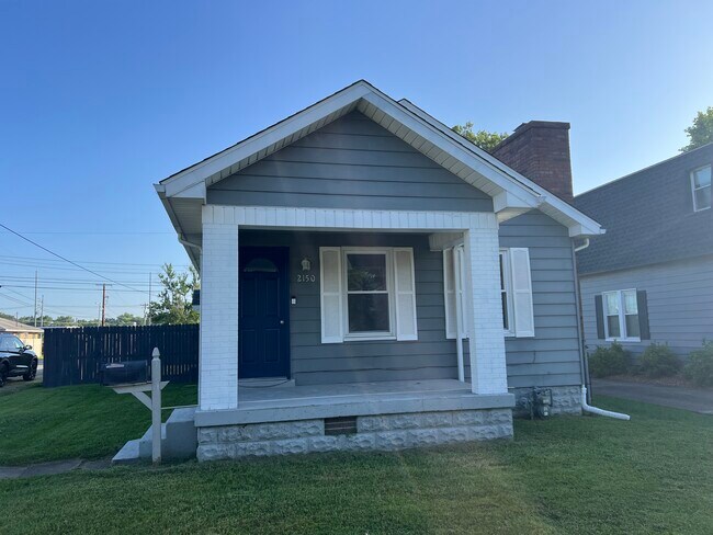 Foto del edificio - 2150 E Tennessee St