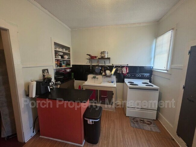 Foto del edificio - 217 W Belmont St