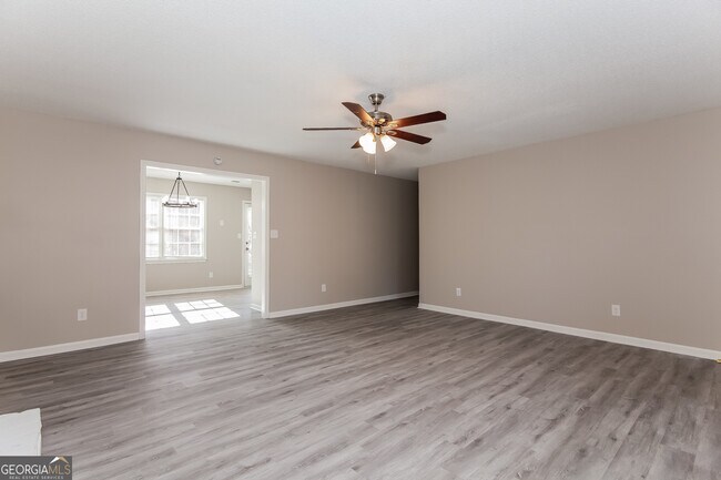 Foto del edificio - 180 Davis Mill Way