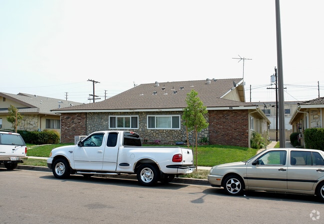 Building Photo - 1021 N Shattuck Pl