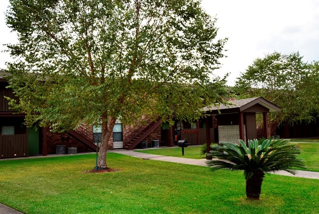 Building Photo - Silver Creek Apartments