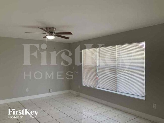 Foto del edificio - 2930 NW 184th St